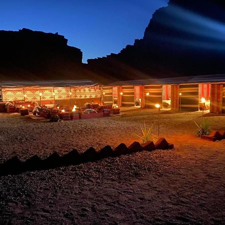 Wadi Rum Wonders Camp Buitenkant foto